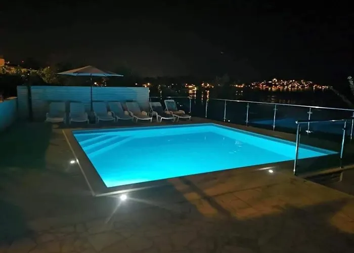 公寓 Bilic 特罗吉尔